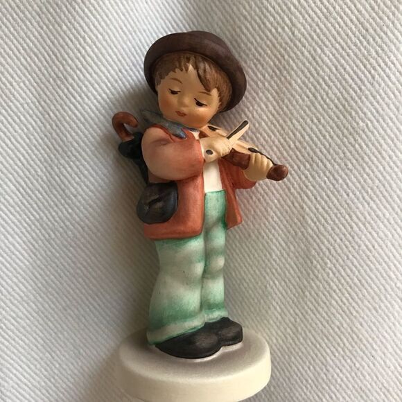 Hummel "little fiddler”    - Picture 1 of 5